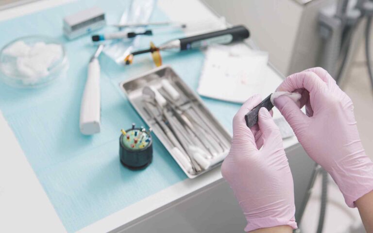 https://loyadentalclinic.com/wp-content/uploads/2020/01/post_06-768x480.jpg